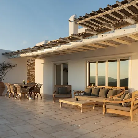 Mykonian Icon فيلة Merchia Beach