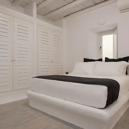 Willa Mykonian Icon *